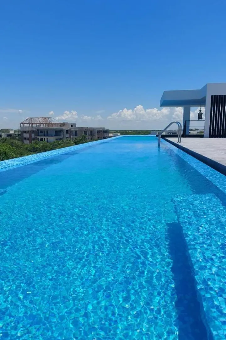 Infinity Pool Rooftop Wifi טולום