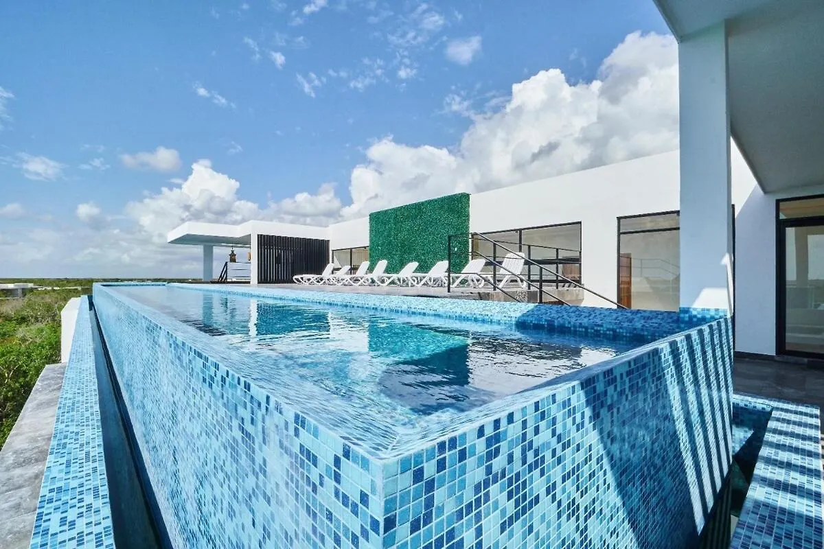 Infinity Pool Rooftop Wifi טולום 0*,